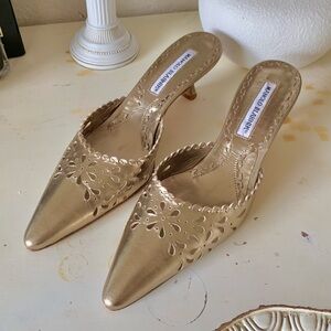 Vintage Manolo Blahnik Gold Metallic Eyelet Lace Pointed Toe Mule Heels